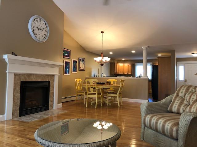 41 Sand Point Lane, Unit 41 Cumberland Foreside, ME 04110 - Photo 6 of 20 41 sandpoint living