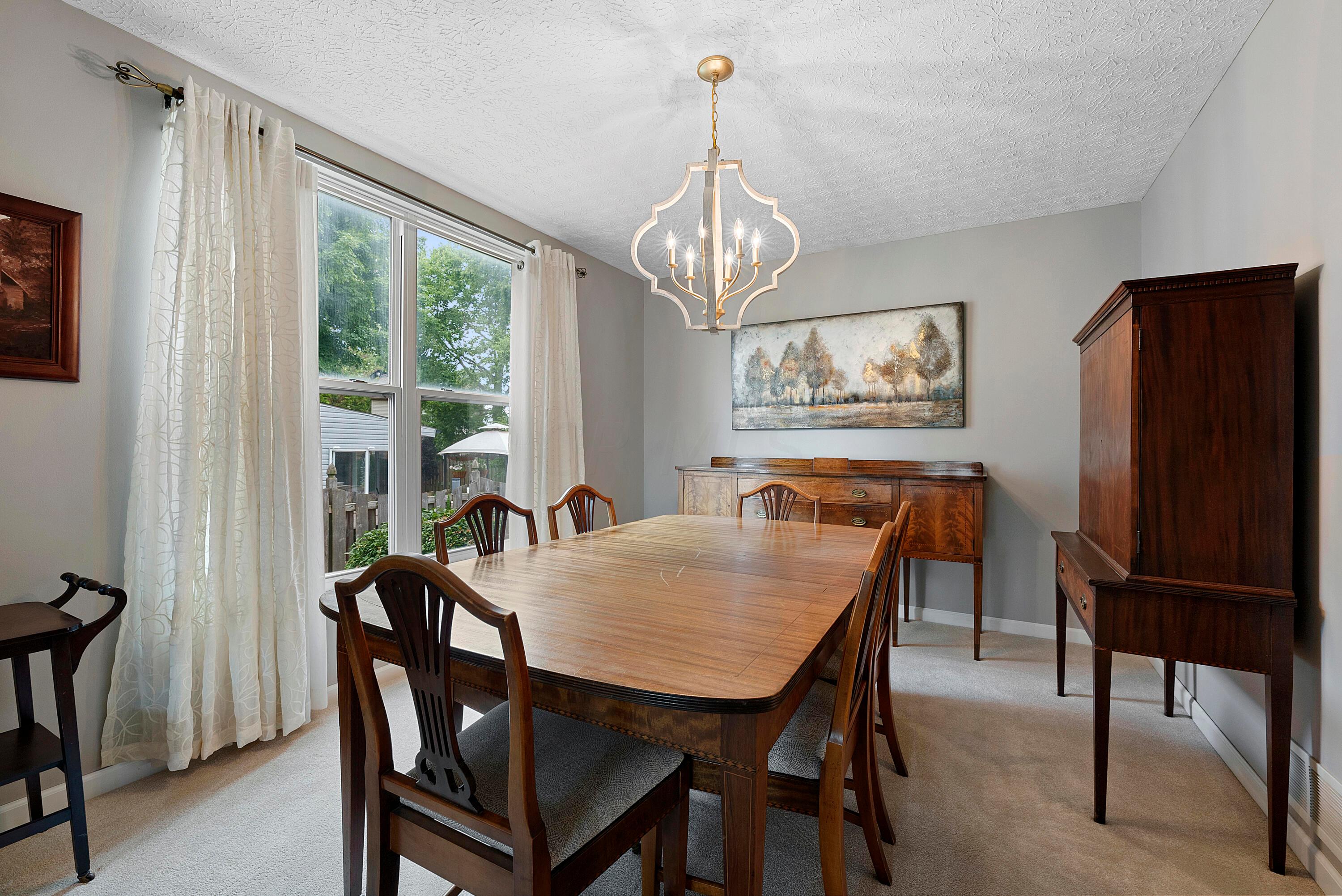 1095 Rousseau Lane Galloway, OH 43119 - Photo 7 of 39 DSC01268