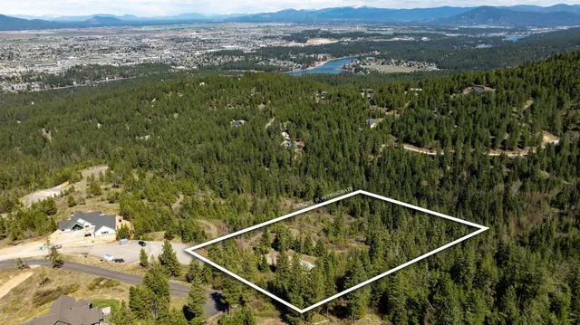 $650,000 | 11817 West Garrett Court, Post Falls, ID 83854