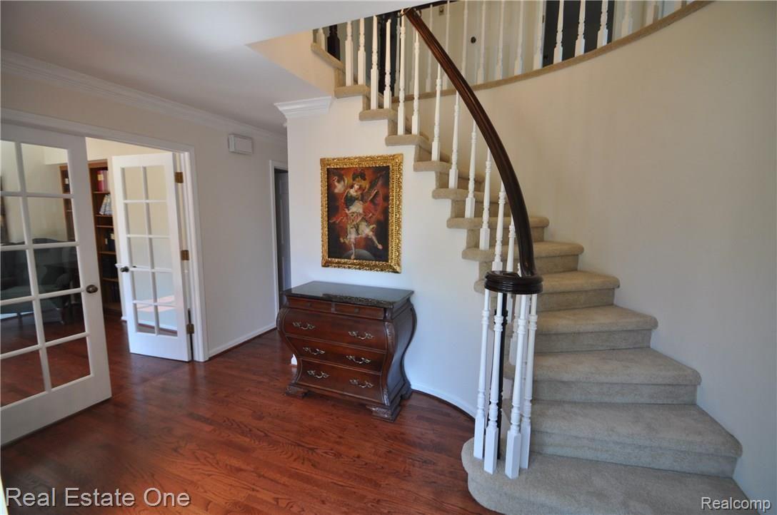 1815 Jason Circle Rochester, MI 48306 - Photo 4 of 39 6.JPG
