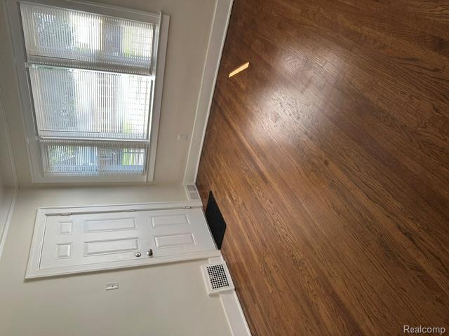 24320 Flower Avenue Eastpointe, MI 48021 - Photo 27 of 29