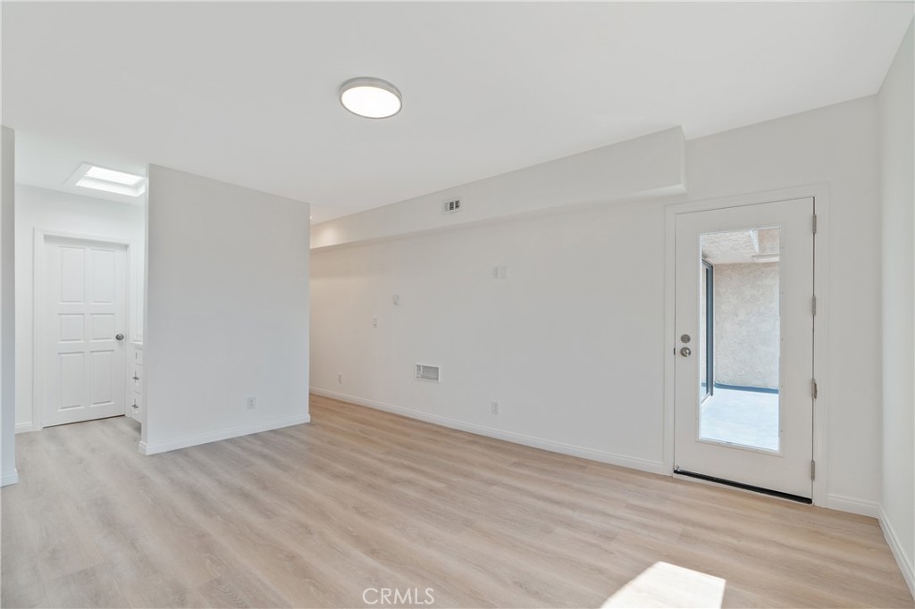 900 Cedar Street, Unit 308 El Segundo, CA 90245 - Photo 17 of 29 a view of an empty room