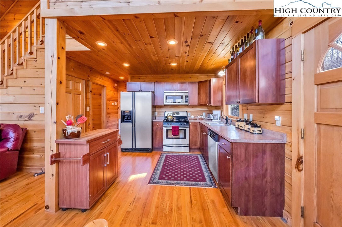 455 Round Knob Ridge Road West Jefferson, NC 28694 - Photo 19 of 46