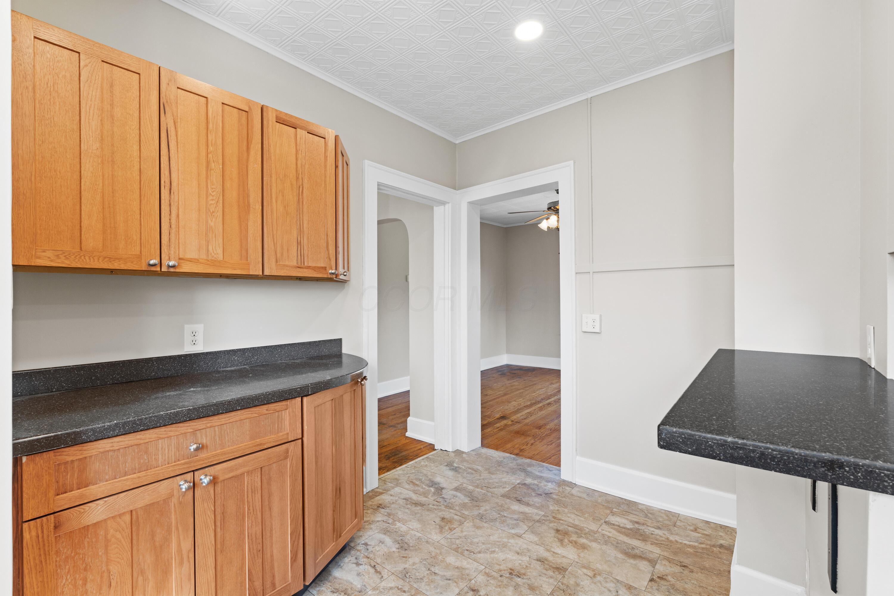 135 Pomeroy Road Athens, OH 45701 - Photo 14 of 42 Eating Space
