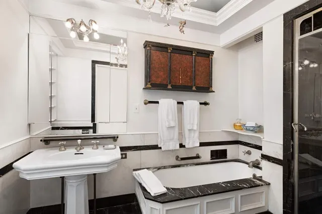 $995,000 | 781 5th Avenue, Unit 613/614/615/616/619 | Lenox Hill