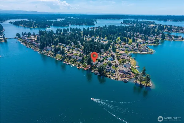 $1,549,000 | 2505 211th Avenue East, Lake Tapps, WA 98391