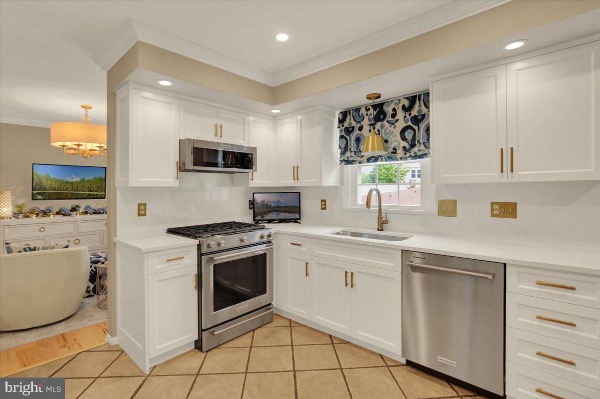 3104 Daniel Drive Sinking Spring, PA 19608 - Photo 9 of 42 Gallery Image 9