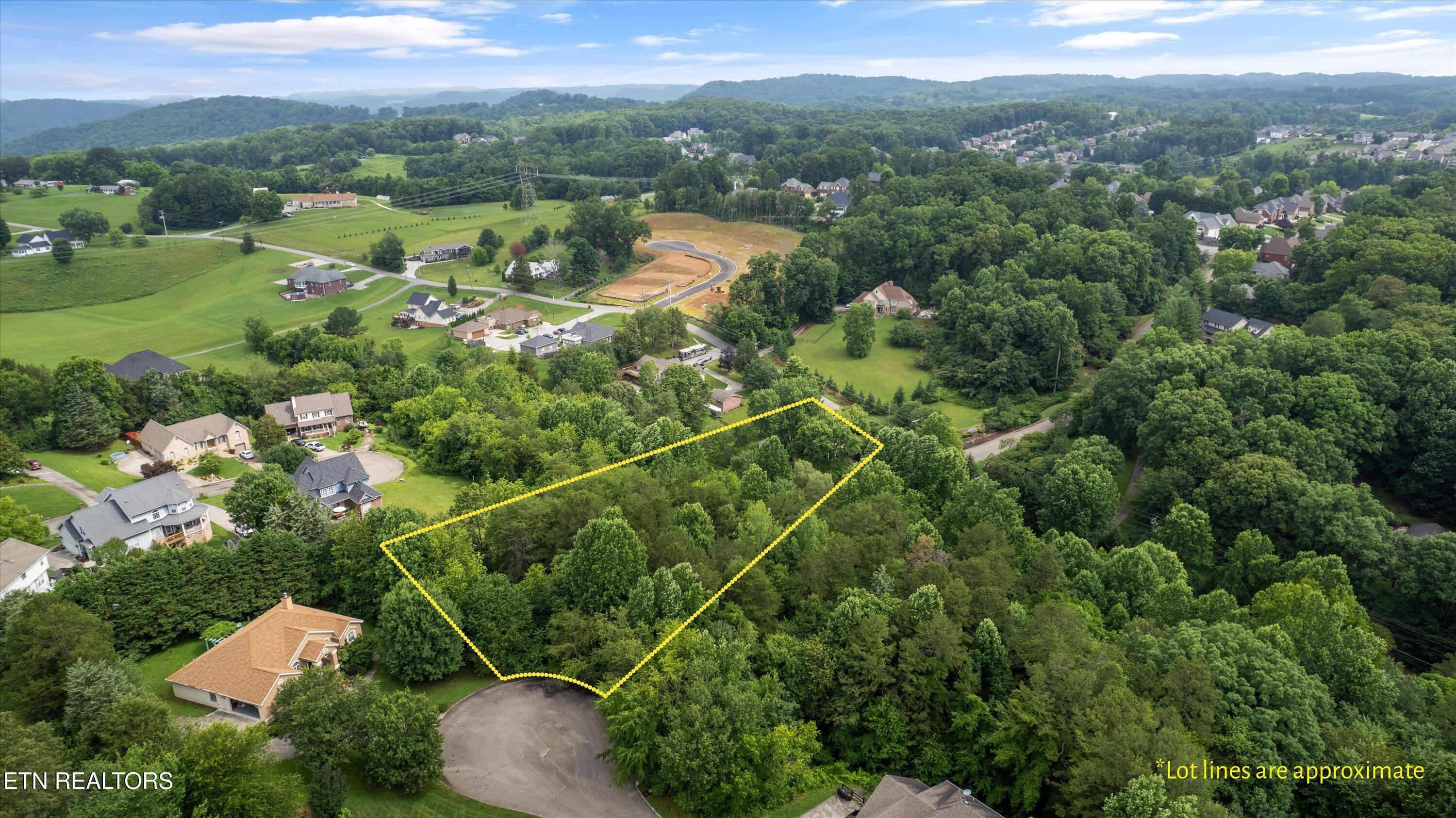 8014 Fieldstone Road Knoxville, TN 37938 - Photo 1 of 9 02-8014 Fieldstone Rd-01