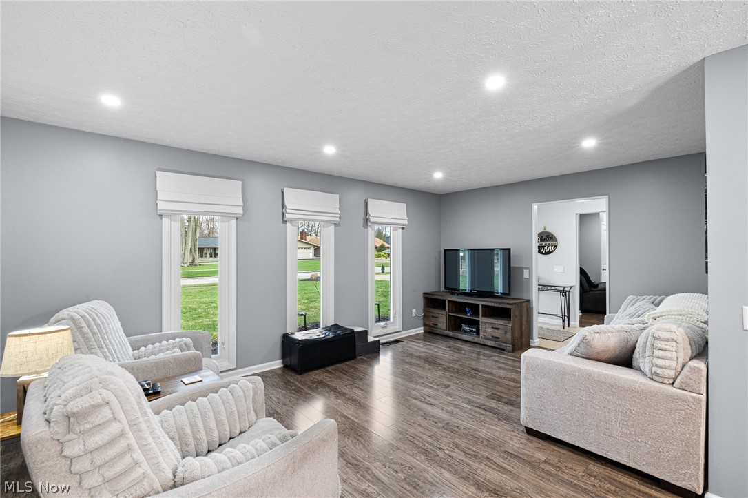 10810 Gate Post Road Strongsville, OH 44149 - Photo 14 of 36 Gallery Image 14