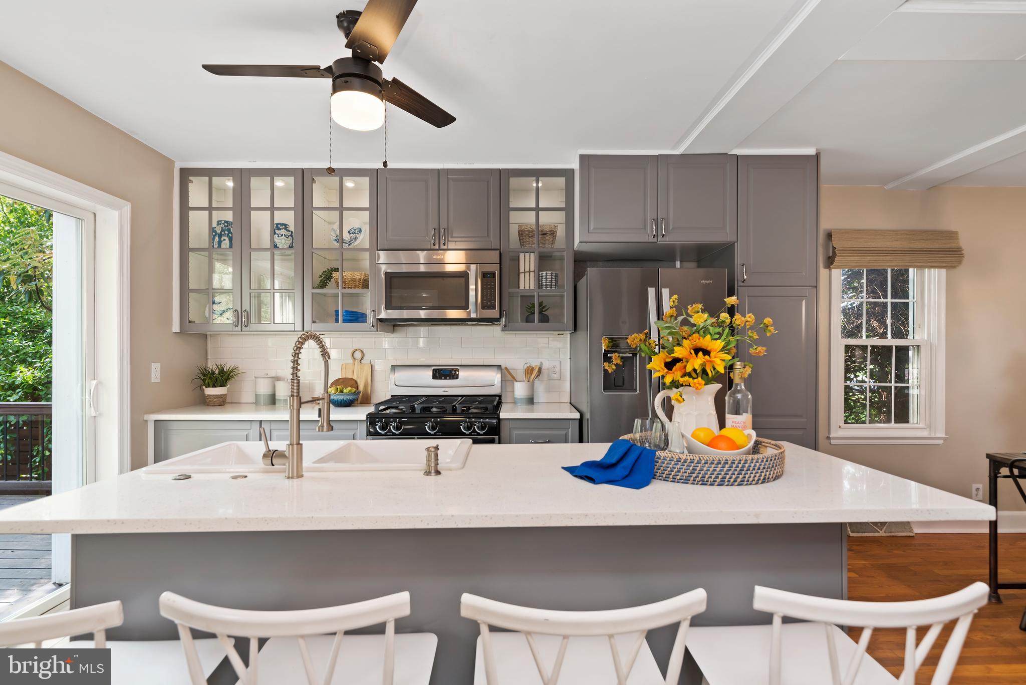 710 Fishburn Road Hershey, PA 17033 - Photo 25 of 49 Versatile Breakfast Bar & Prep Island