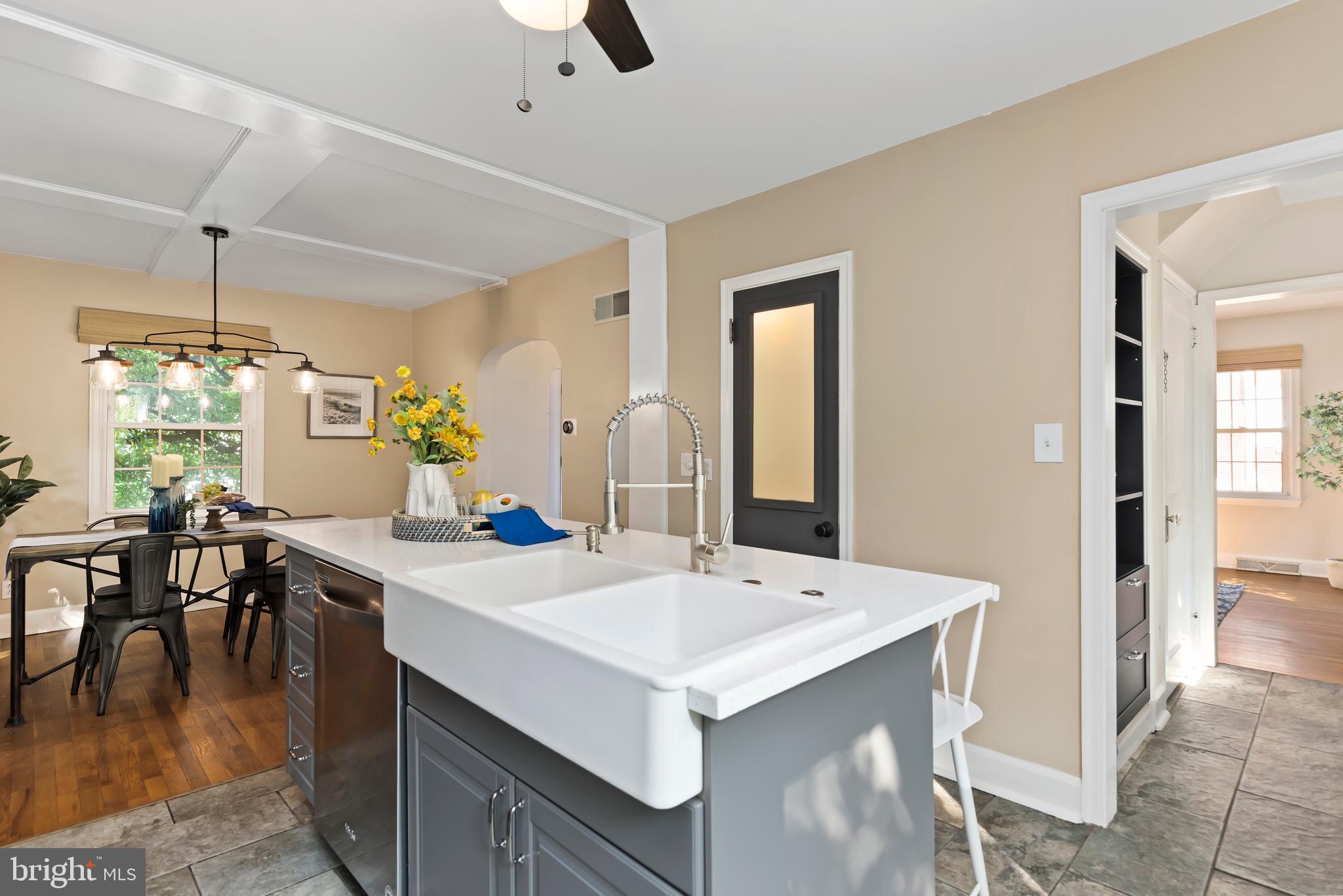 710 Fishburn Road Hershey, PA 17033 - Photo 26 of 49 On-trend Farmhouse Sink