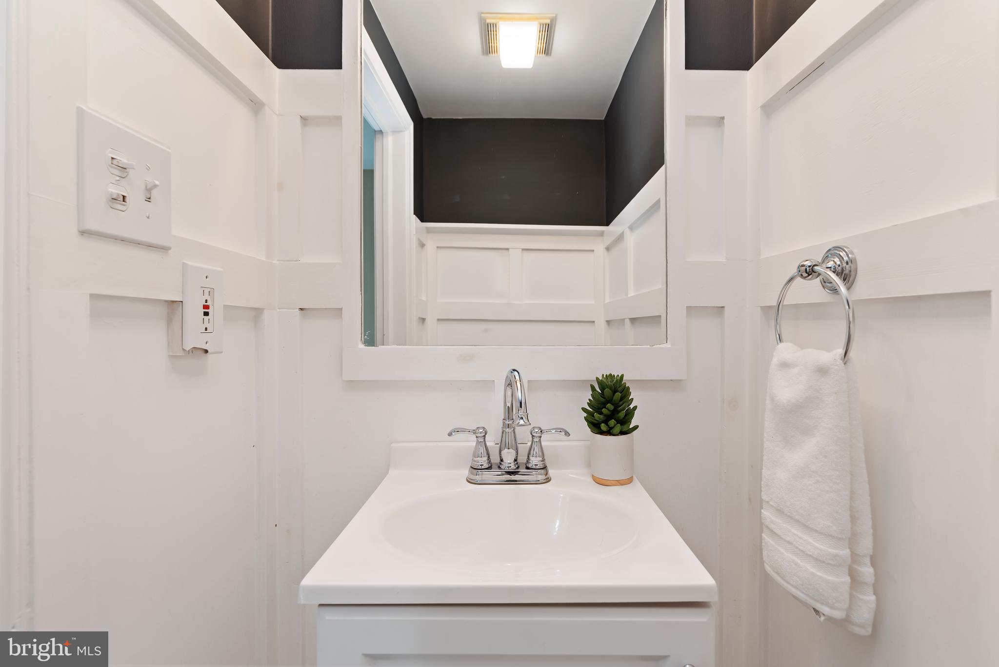 710 Fishburn Road Hershey, PA 17033 - Photo 30 of 49 Powder Room