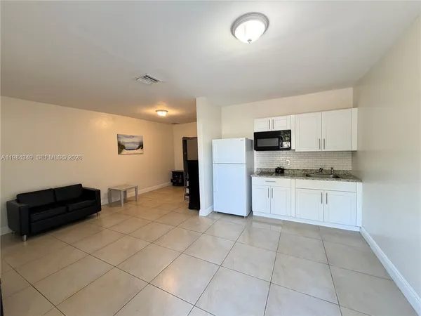 $1,375 | 808 Northwest 19th Street, Unit D, Fort Lauderdale, FL 33311