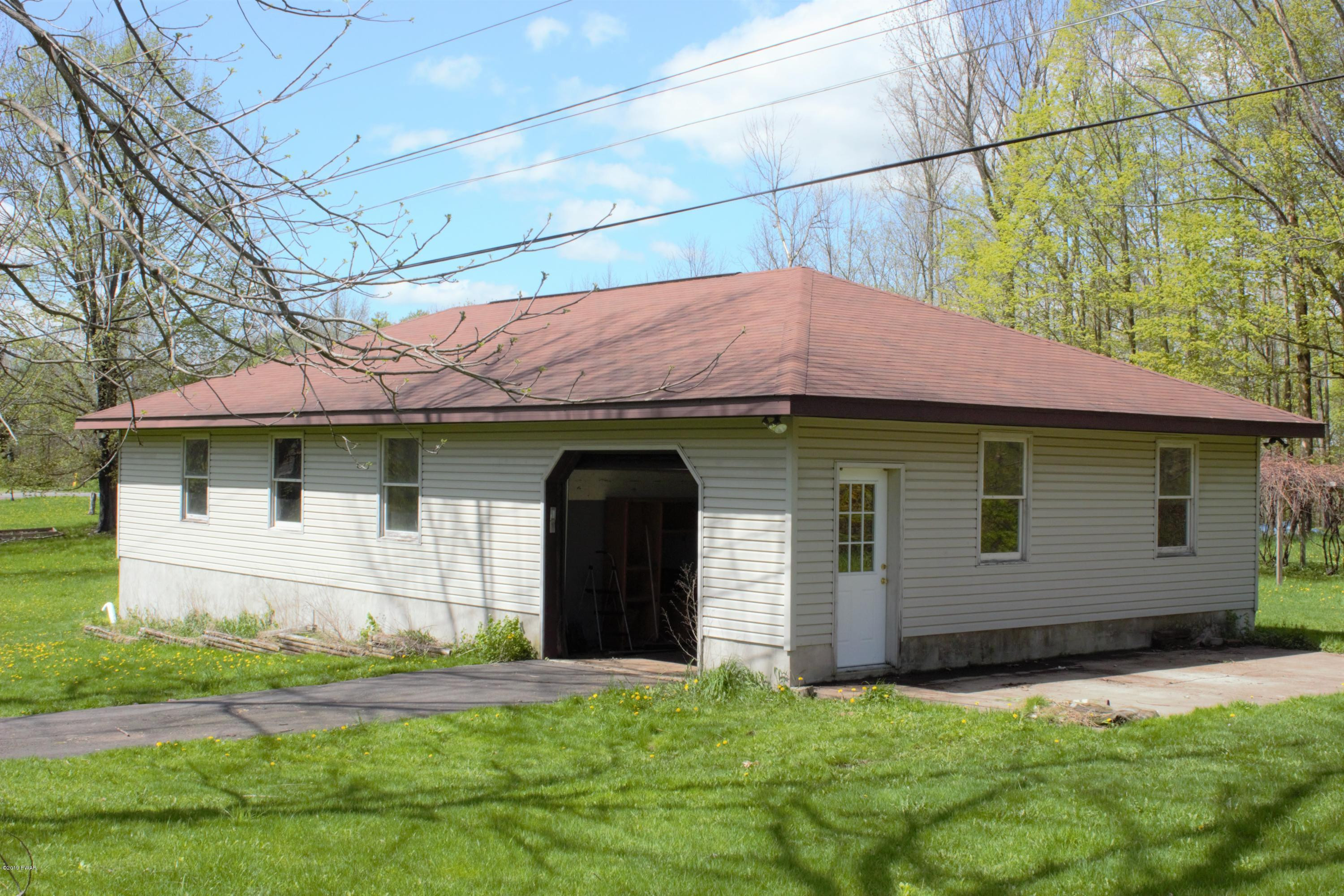 100 Lee Road Carbondale, PA 18407 - Photo 4 of 27 Garage