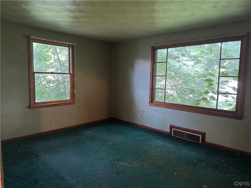 413 Fremont Road Manlius, NY 13057 - Photo 12 of 29