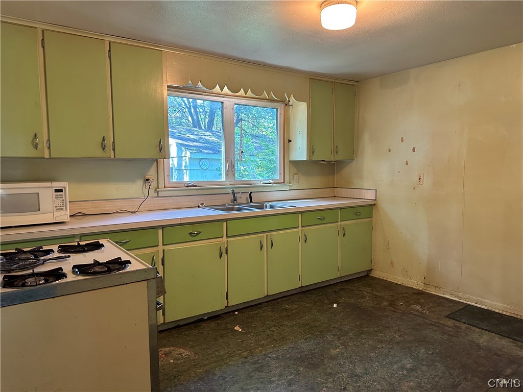 413 Fremont Road Manlius, NY 13057 - Photo 14 of 29