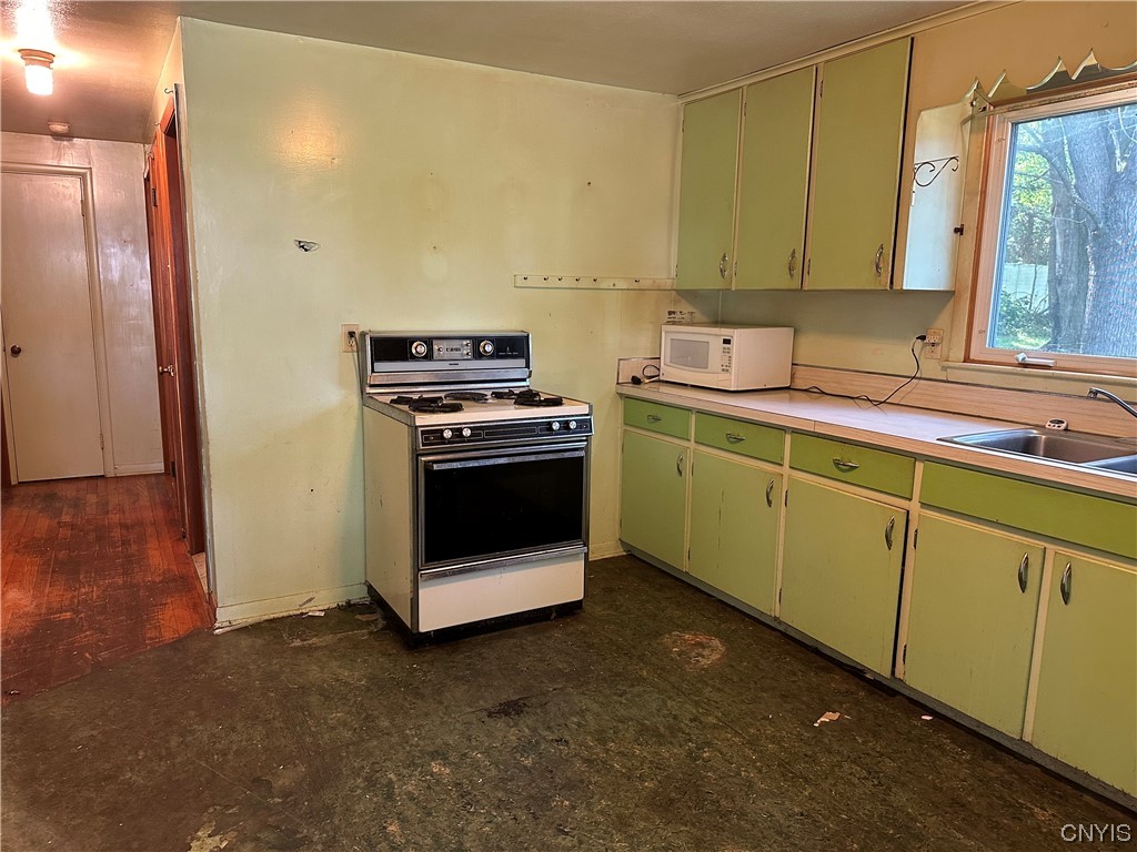 413 Fremont Road Manlius, NY 13057 - Photo 16 of 29