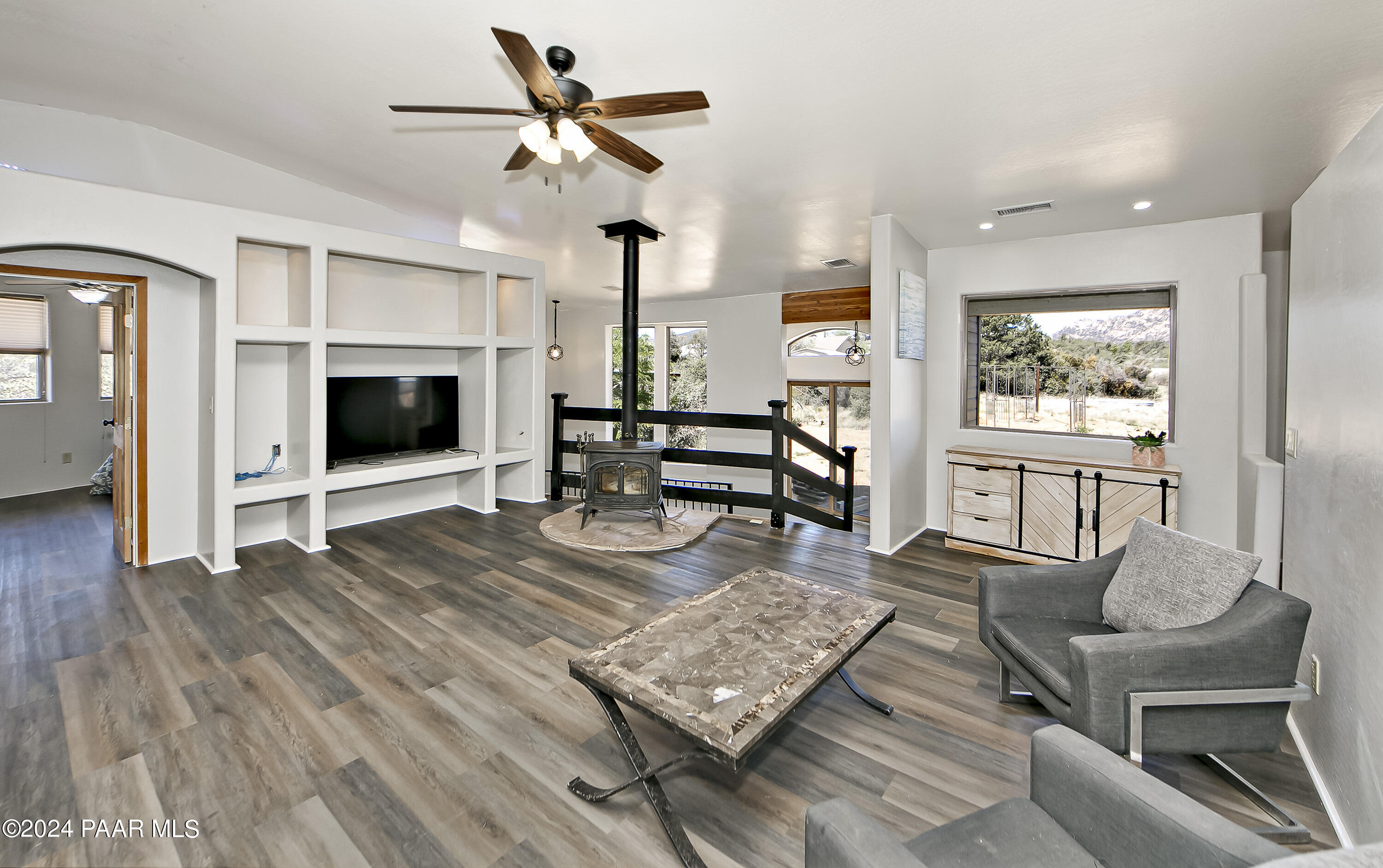 1350 West Cliff Rose Road Prescott, AZ 86305 - Photo 8 of 44 009_Living Room
