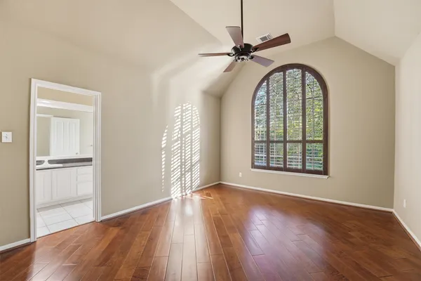 $2,700 | 56 Lakeridge Drive, The Woodlands, TX 77381