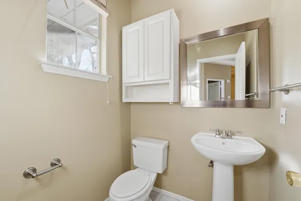 $2,700 | 56 Lakeridge Drive, The Woodlands, TX 77381