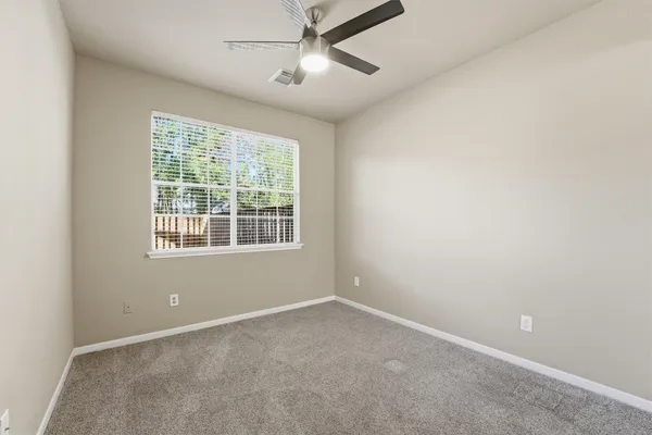 $2,700 | 56 Lakeridge Drive, The Woodlands, TX 77381