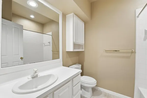 $2,700 | 56 Lakeridge Drive, The Woodlands, TX 77381