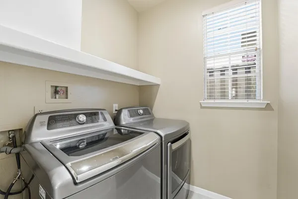 $2,700 | 56 Lakeridge Drive, The Woodlands, TX 77381