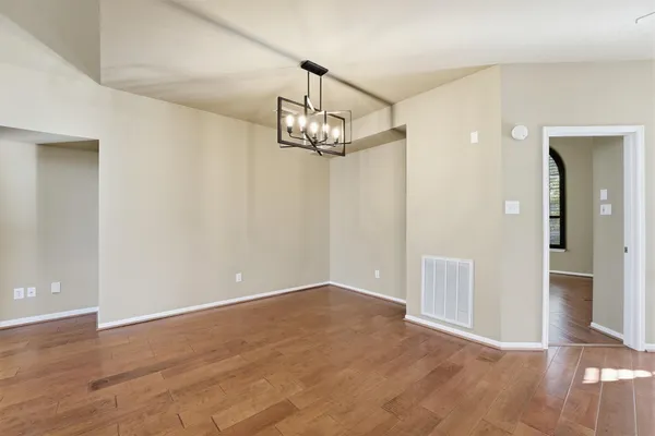 $2,700 | 56 Lakeridge Drive, The Woodlands, TX 77381