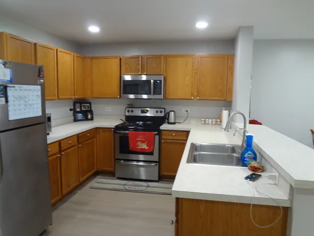 $210,600 | 2013 Silverstone Drive, Unit 2013, Carpentersville, IL 60110