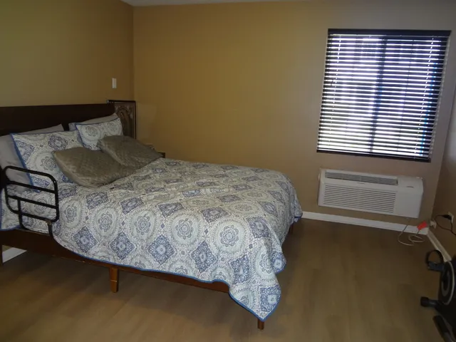 $210,600 | 2013 Silverstone Drive, Unit 2013, Carpentersville, IL 60110