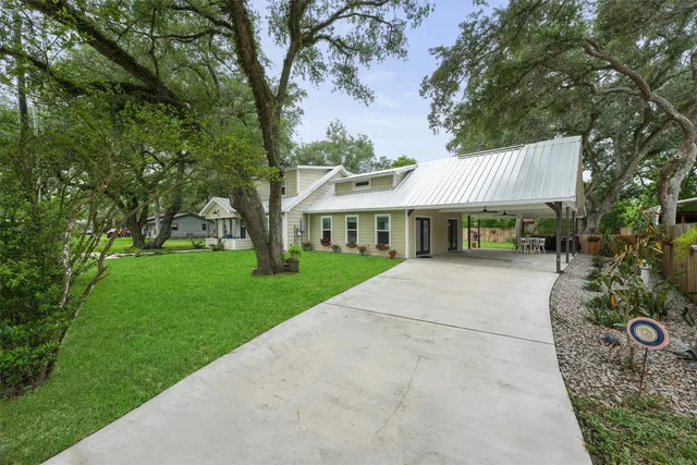 $325,000 | 35 Bounty, Palacios, TX 77465