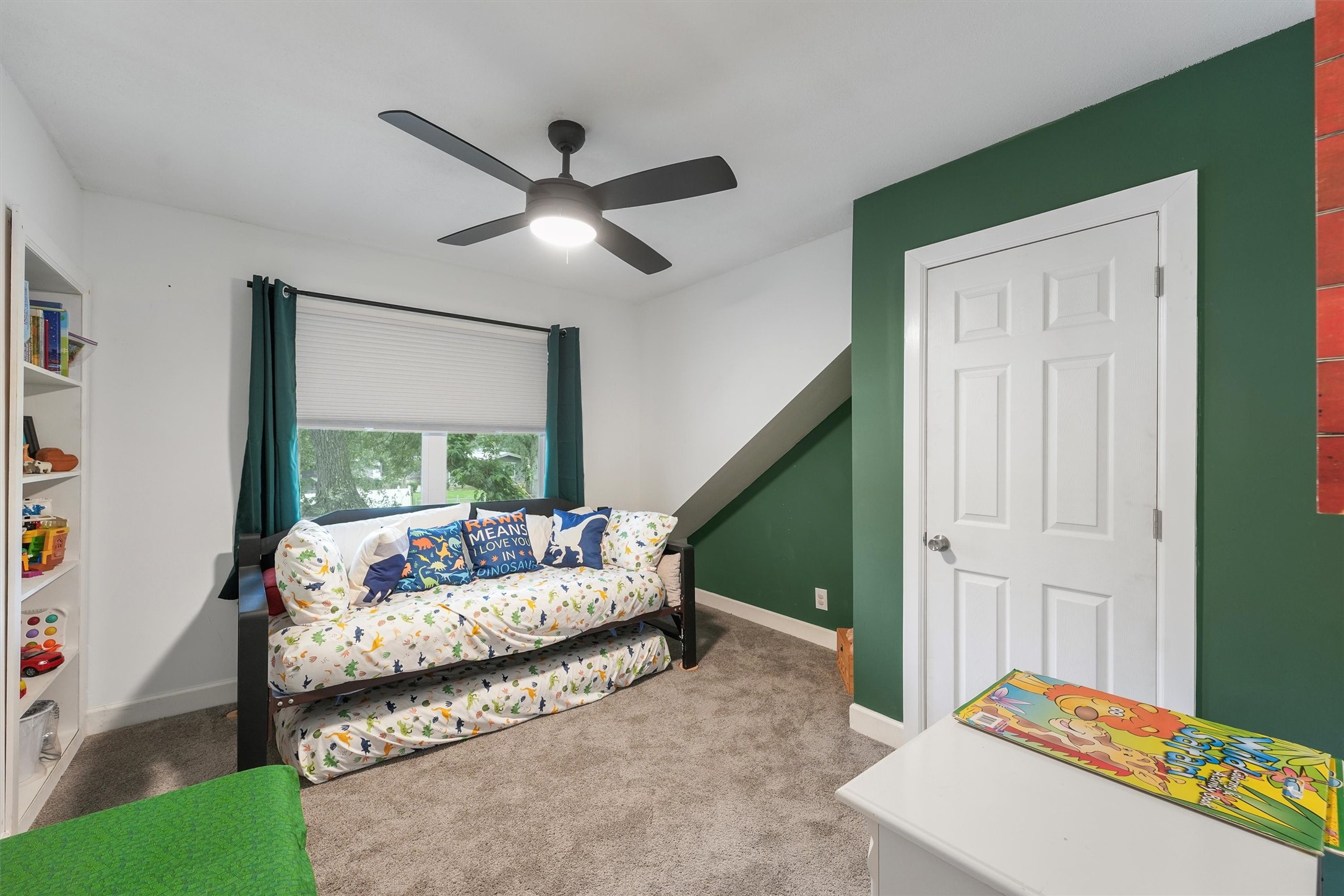 35 Bounty Palacios, TX 77465 - Photo 21 of 35 a living room with furniture and a large window