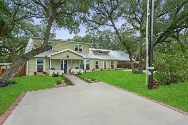 $325,000 | 35 Bounty, Palacios, TX 77465