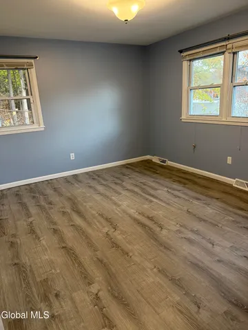 $1,900 | 7 A Elgin Street, Colonie, NY 12205