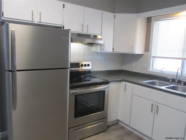 $1,700 | 7 A Elgin Street, Colonie, NY 12205