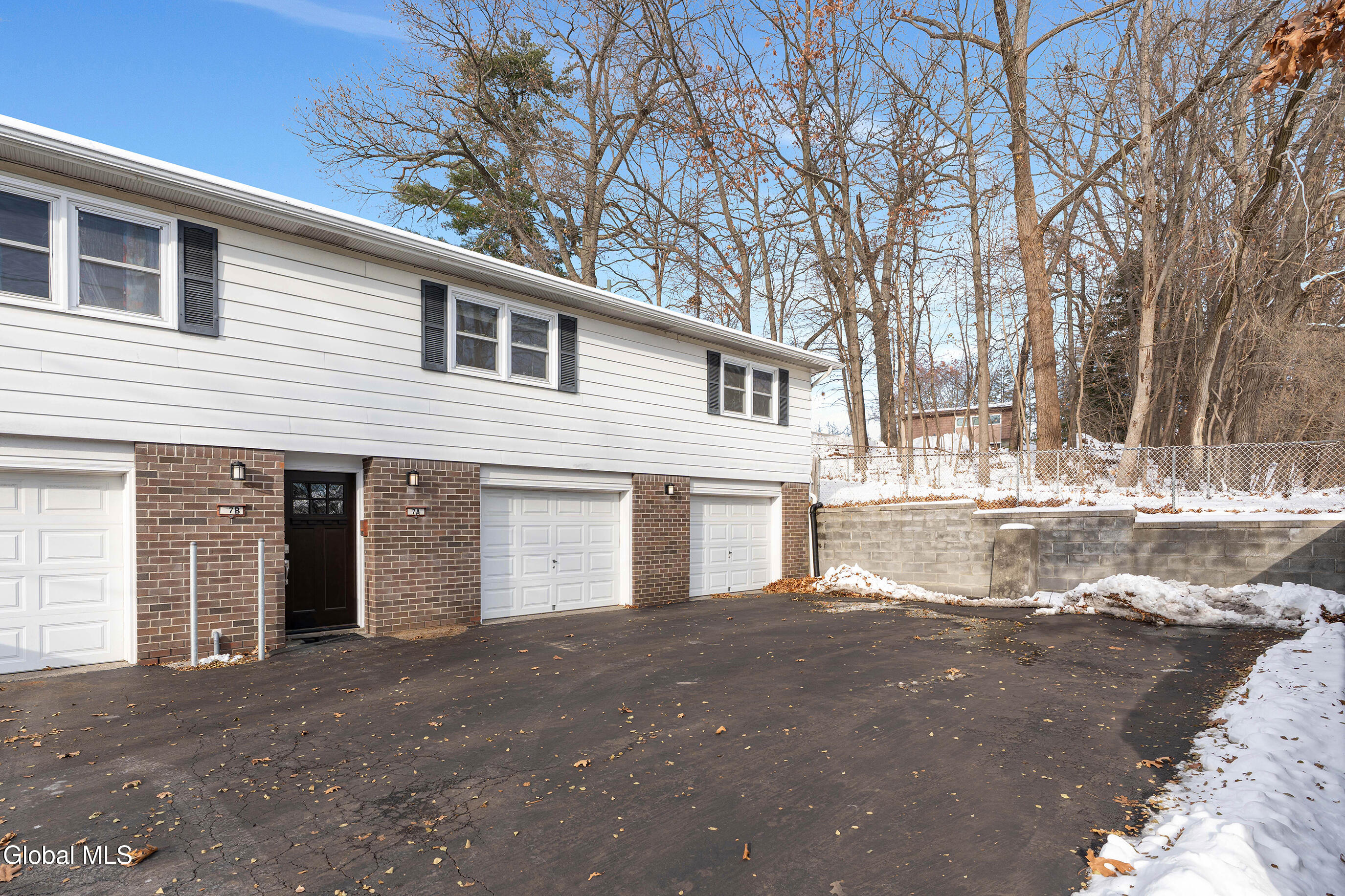 7 A Elgin Street Colonie, NY 12205 - Photo 2 of 44 001-7A-Elgin-St