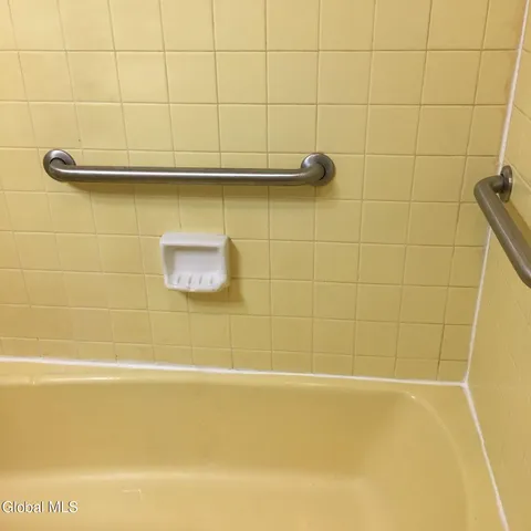 $1,900 | 7 A Elgin Street, Colonie, NY 12205