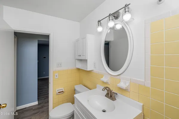 $1,700 | 7 A Elgin Street, Colonie, NY 12205