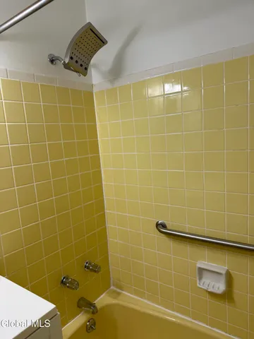 $1,900 | 7 A Elgin Street, Colonie, NY 12205