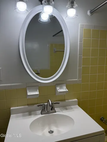 $1,700 | 7 A Elgin Street, Colonie, NY 12205