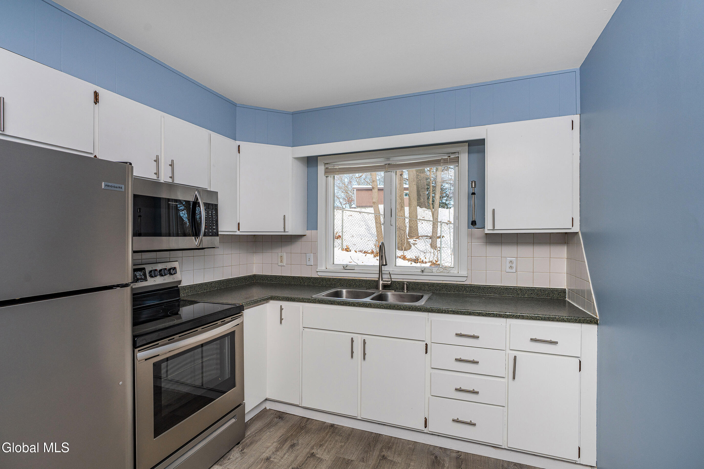 7 A Elgin Street Colonie, NY 12205 - Photo 6 of 44 009-7A-Elgin-St