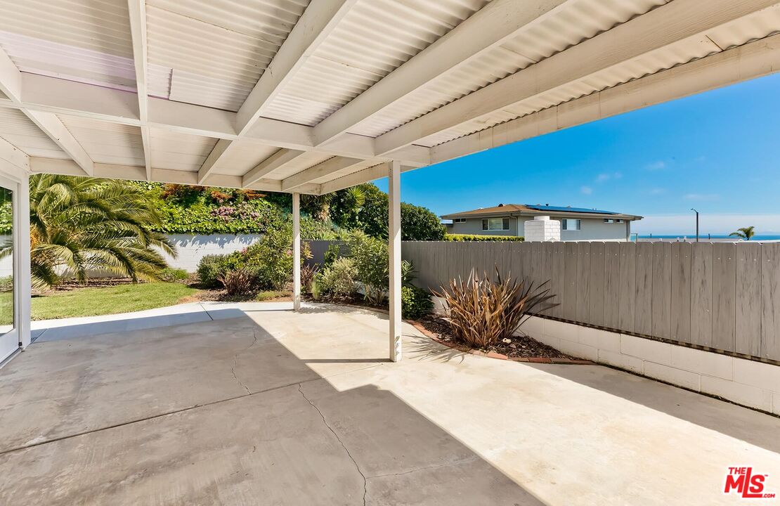 3736 Seahorn Drive Malibu, CA 90265 - Photo 6 of 17 a view of a backyard with plants