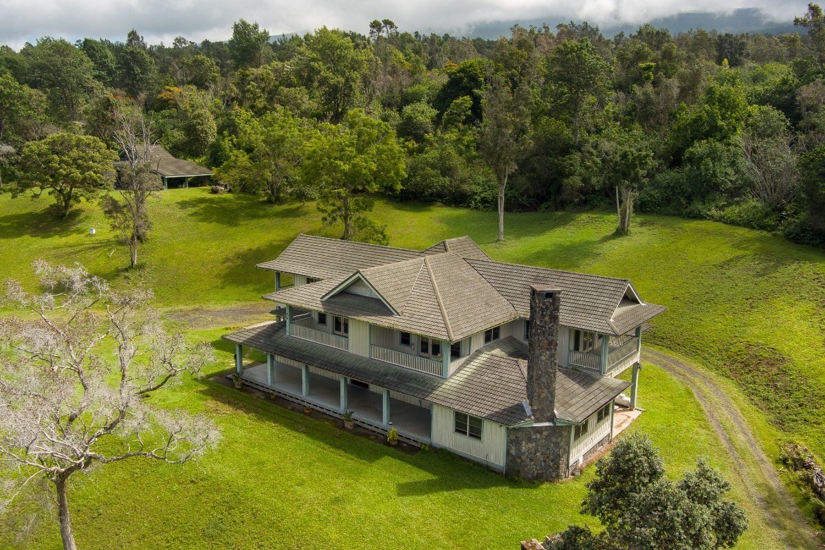 1 Pueo Road, Holualoa, HI 96725 Compass