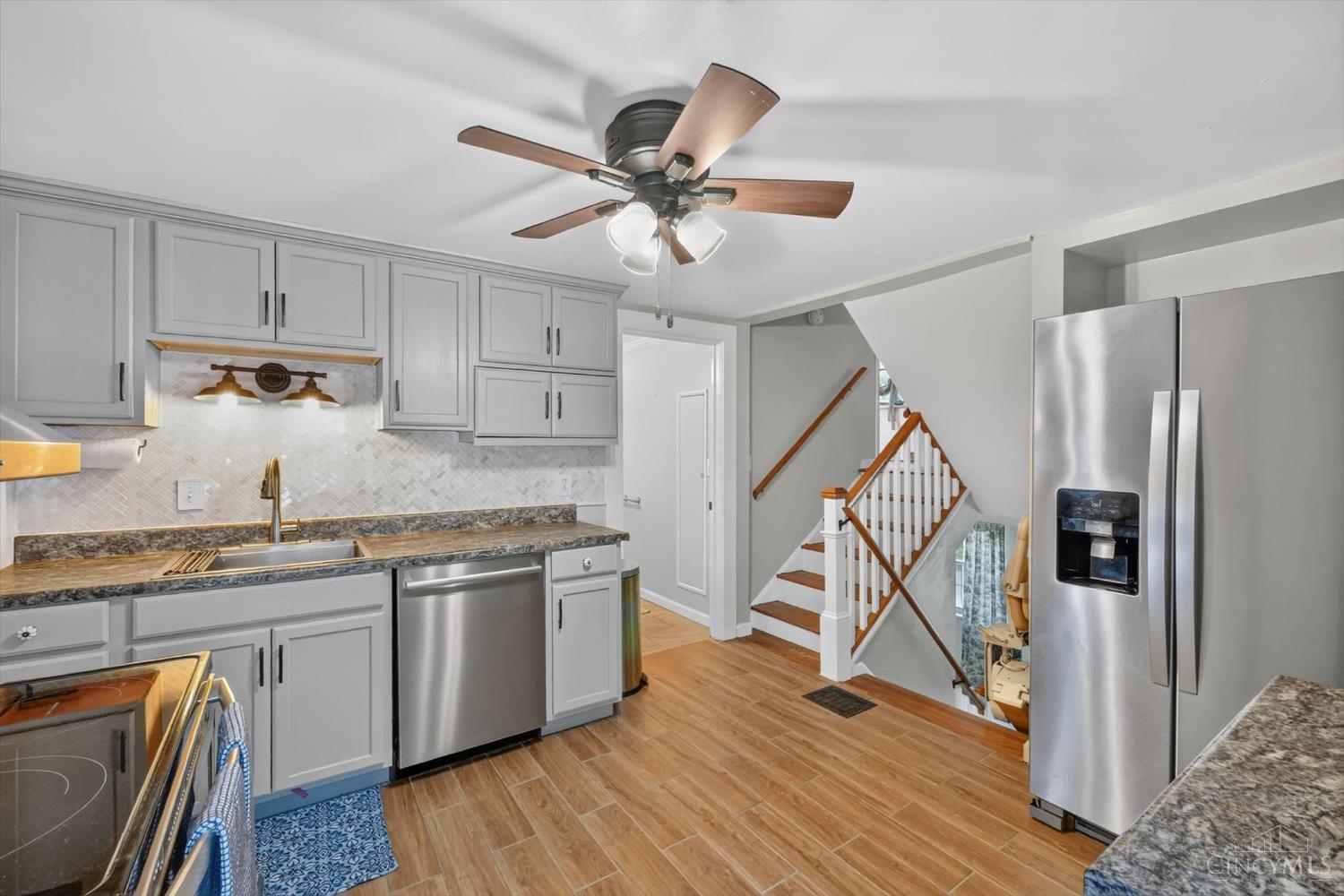 3223 Struble Road Cincinnati, OH 45251 - Photo 11 of 42