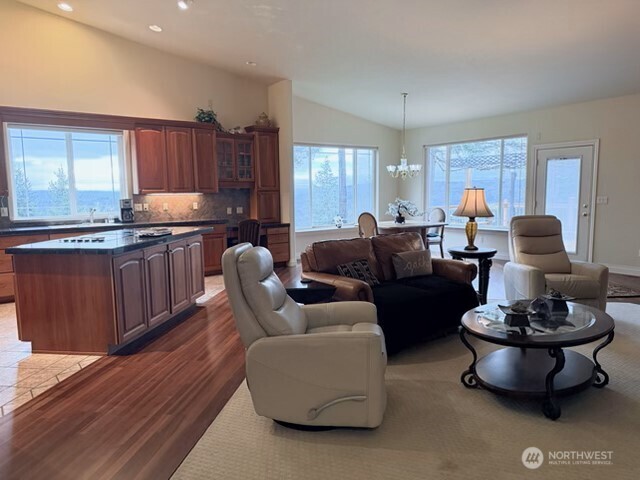255 Astro Drive Kelso, WA 98626 - Photo 14 of 37