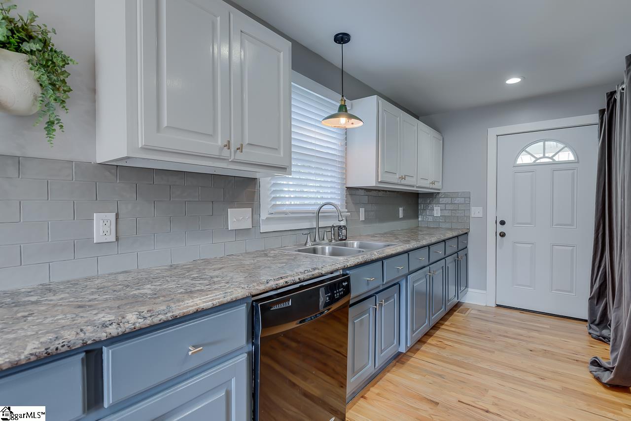90 Stallings Road Taylors, SC 29687 - Photo 15 of 36
