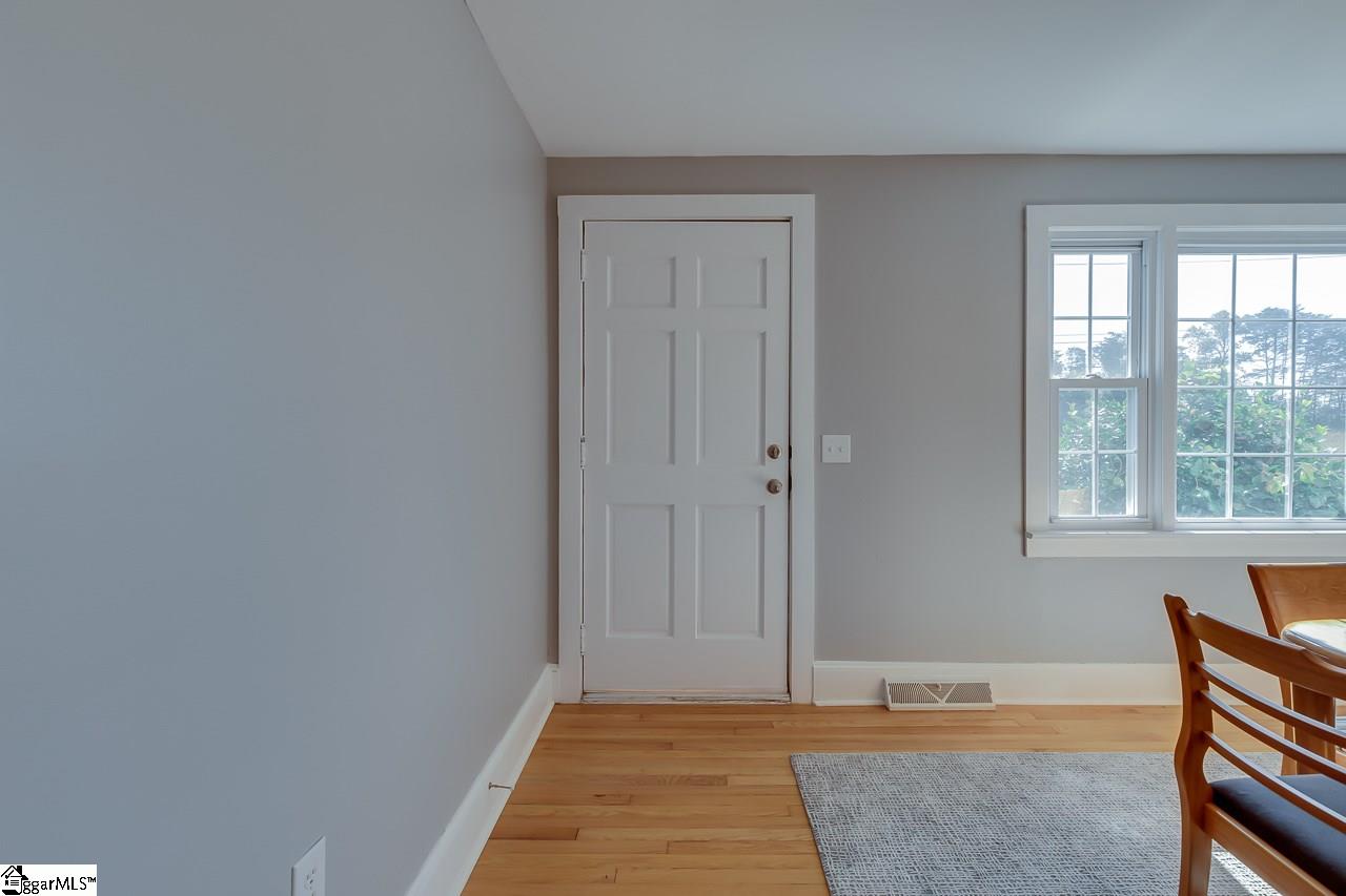 90 Stallings Road Taylors, SC 29687 - Photo 6 of 36