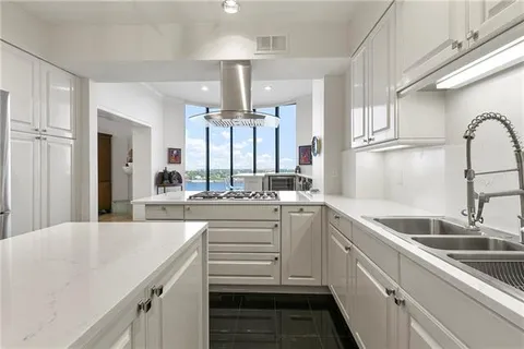 $2,375,000 | 600 Port Of New Orleans Place, Unit 6F, New Orleans, LA 70130