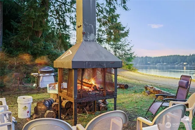 $370,000 | 625 East Pointes Drive West, Shelton, WA 98584