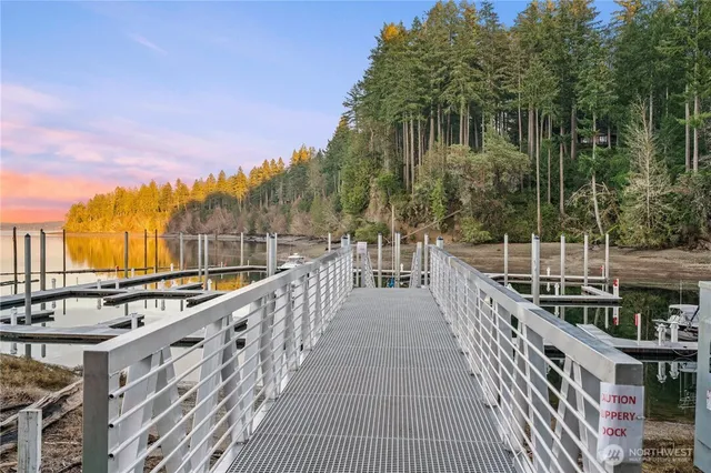 $370,000 | 625 East Pointes Drive West, Shelton, WA 98584